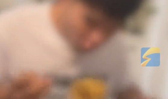 kaiyun-46岁男子咽部“藏”12厘米金属筷子，时间长达8年，偶感不适，以为饮酒后正常反应